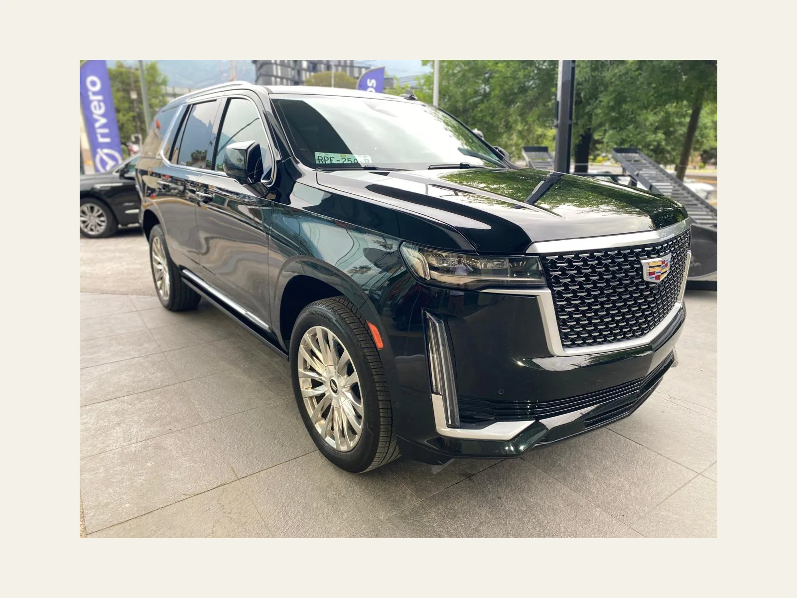 Cadillac Escalade 2023 seminueva inventario 1176